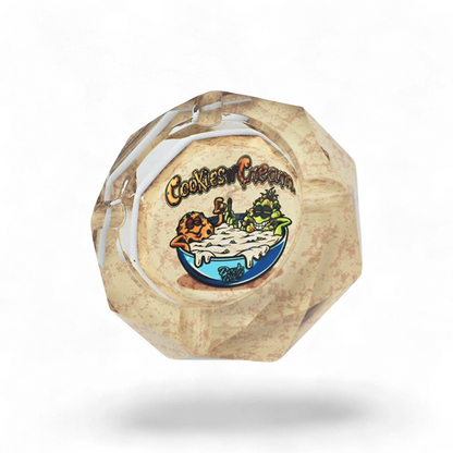 Kristallaschenbecher im Cookies and Cream Design, stilvolles Kristallglas, erhältlich bei Pief-Leaf®