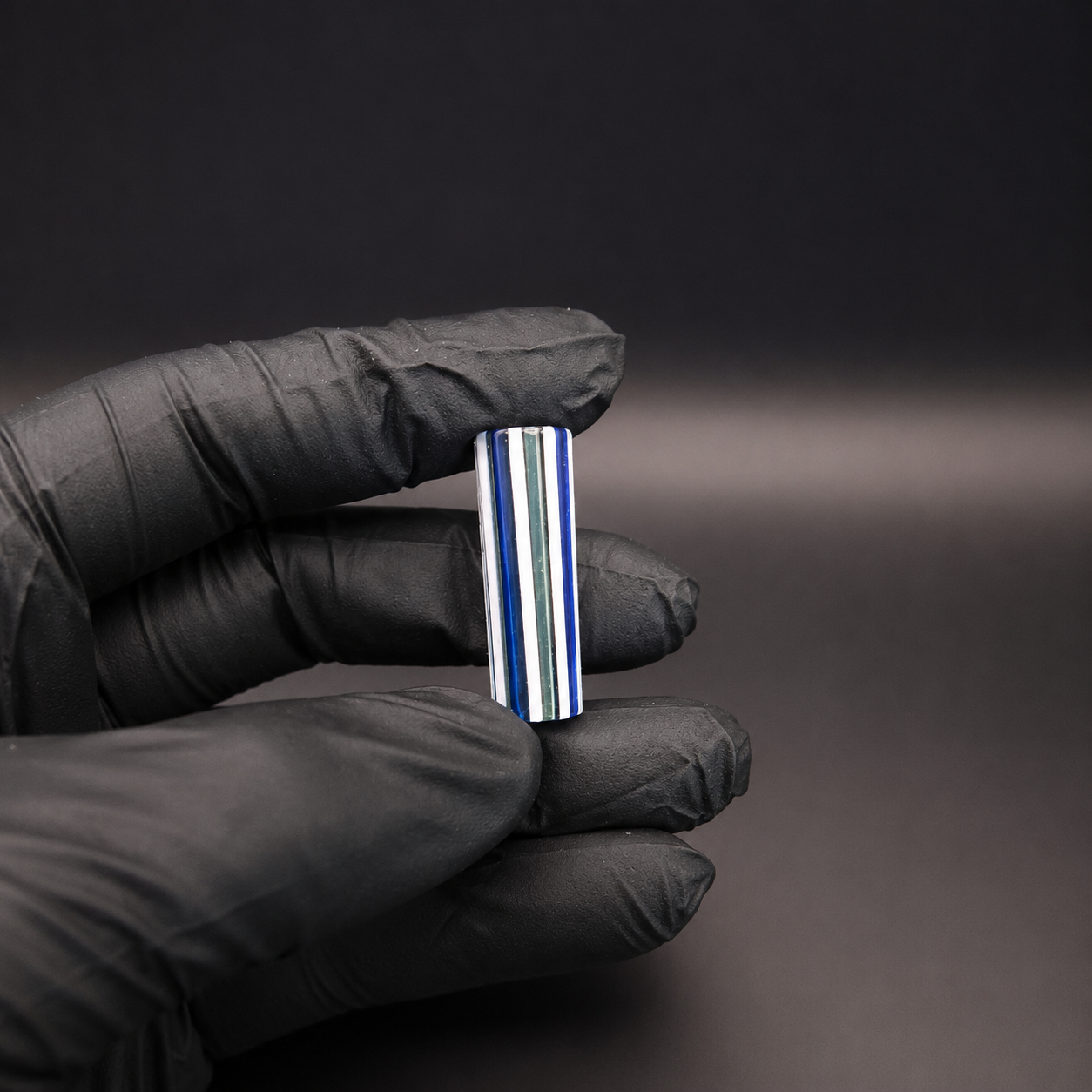 Handgefertigter Meccas Glas Tip 32 mm in Klar Weiß Blau