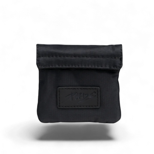 Aktivkohletasche XS PURIZE, geruchsdichte Tasche mit wasserdichtem Reißverschluss, erhältlich bei Pief-Leaf®