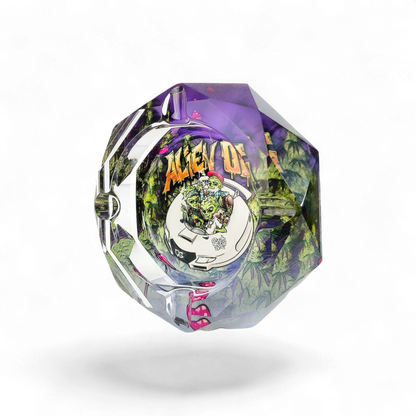 Kristallaschenbecher im Alien OG Design, dekoratives Kristallglas, erhältlich bei Pief-Leaf®