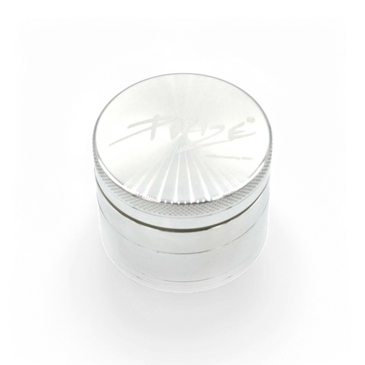 PURIZE® Grinder 4-teilig mit 50 mm Durchmesser, hochwertig aus Aluminium gefertigt.